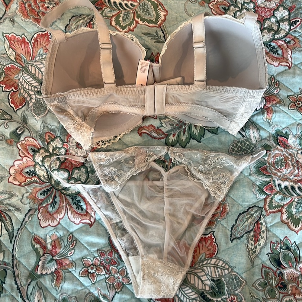 Dream Angels Victoria’s Secret lined Demi bra and panty set - Picture 3 of 8